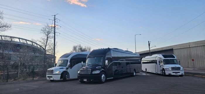 Black limo coach – Boulder limo service
